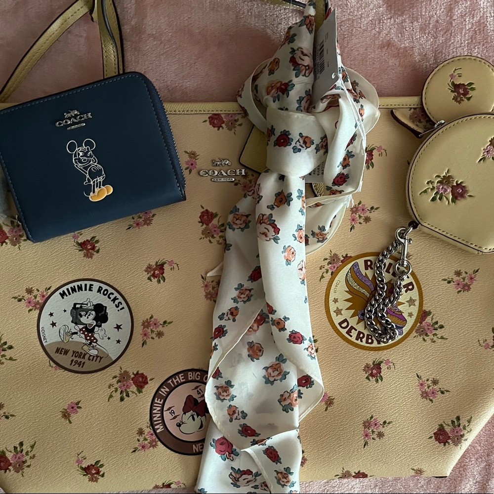 NWT! Coach HTFDisney Mickey Mouse floral 4 piece tote set. Firm!!! - Picture 1 of 16